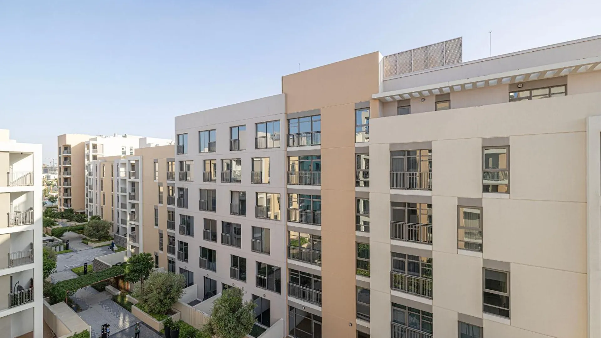 Emerald Edition By Blue Cloud Sharjah Apartment